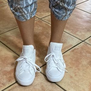 White Ladies Converse 👟